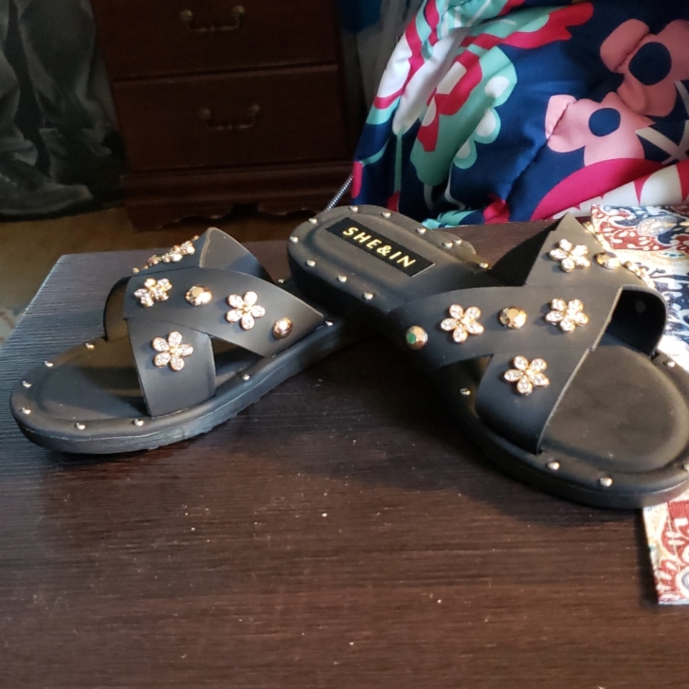 Slippers - Picture 2 of 2